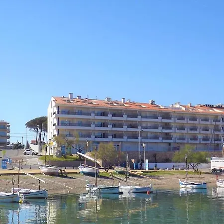 Club Nautic Terral Apartmán *