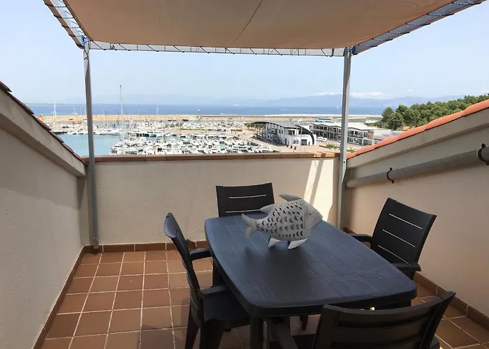 Club Nautic Terral Apartmán *