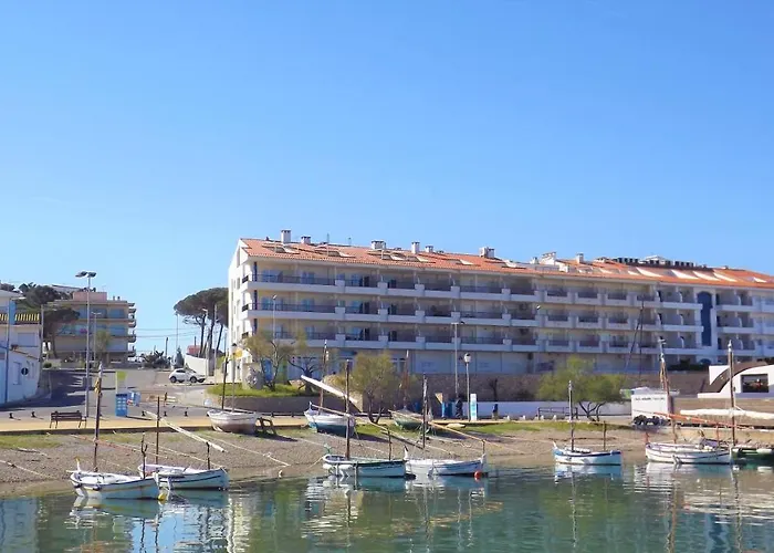 Club Nautic Terral Apartmán *